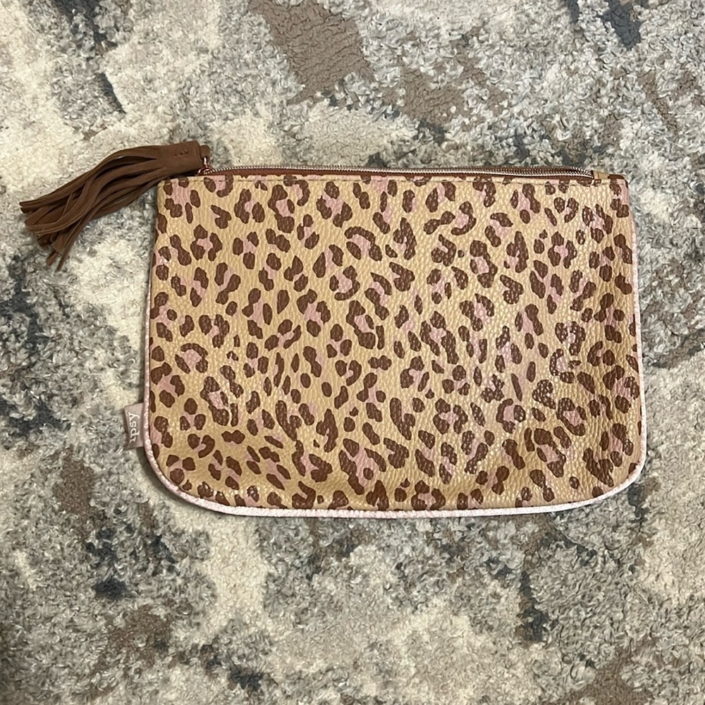 Ipsy leopard bag